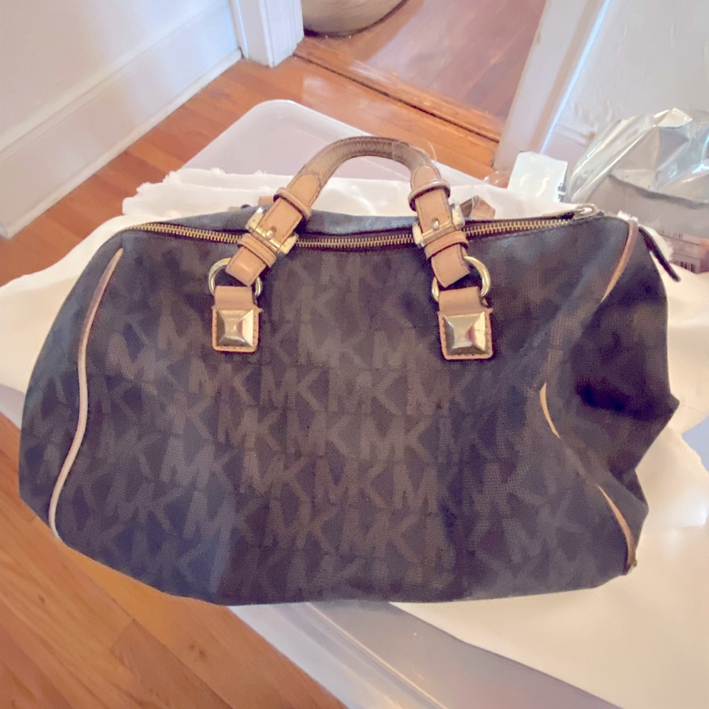 AUTHENTIC MICHAEL KORS BAG